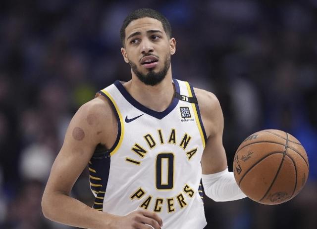 爱奇艺体育-哈里伯顿魔力不再 历史级进攻作古步行者自由落体