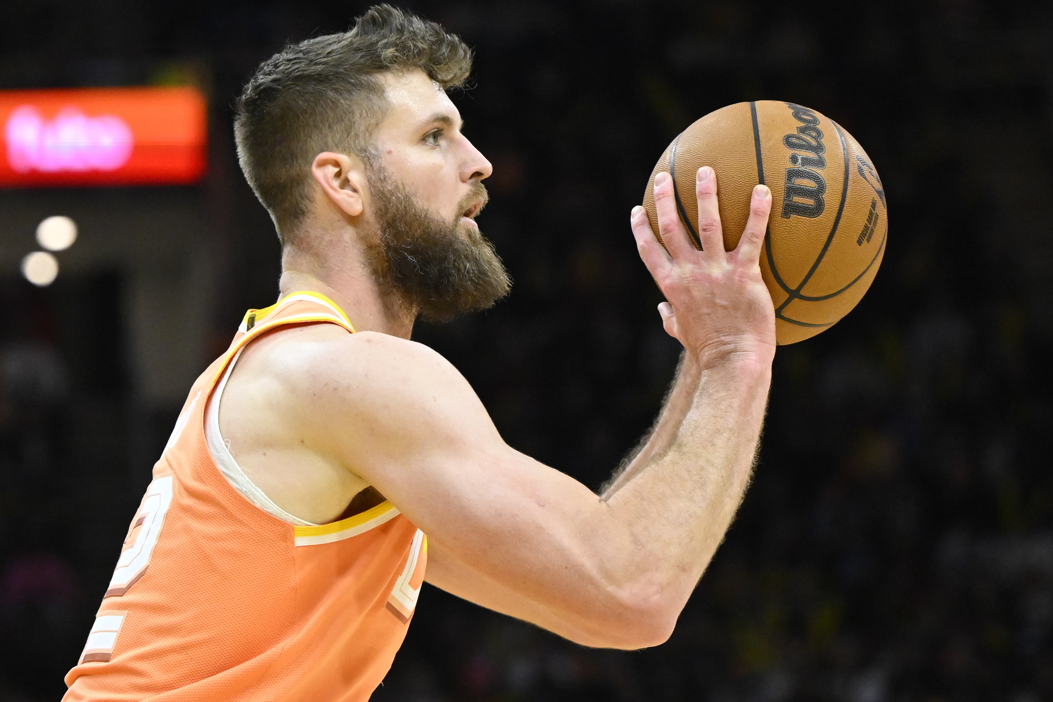 爱奇艺体育-骑士主场迎战活塞 迪恩·韦德&amp;米切尔&amp;斯特鲁斯缺席比赛